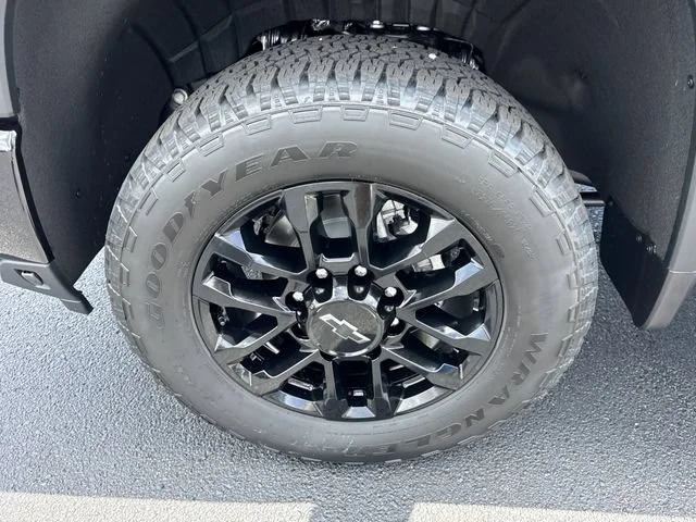 New 2026 Lakeshore Blue Metallic Chevrolet LT image 9
