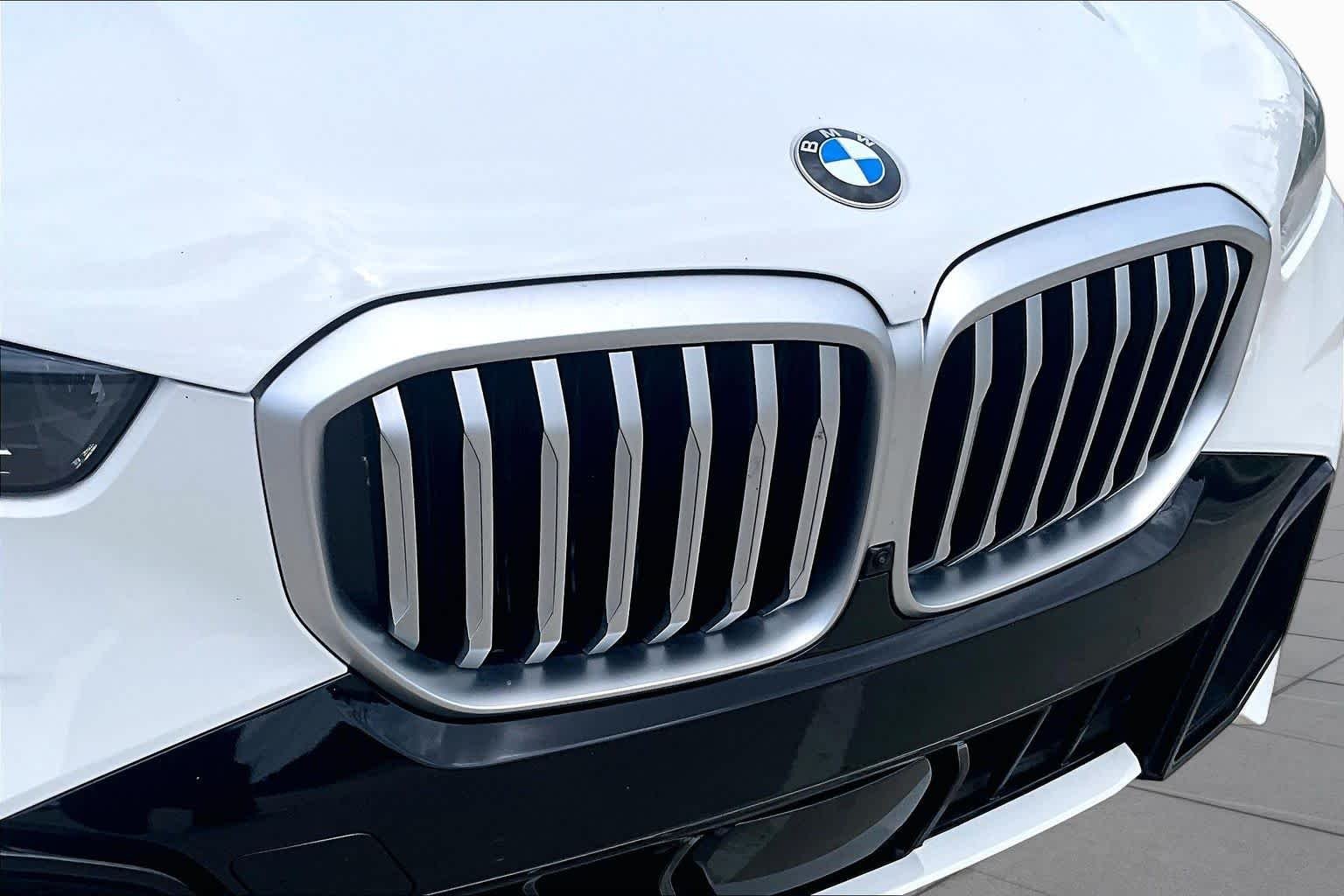 Used 2025 Alpine White BMW xDrive40i image 29