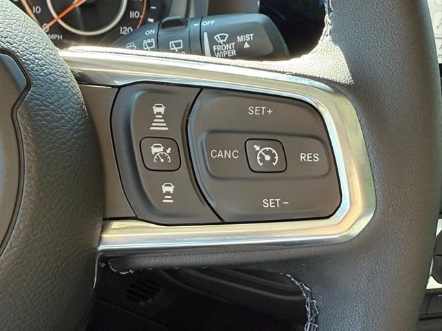 2025 Jeep Wrangler 4-Door Sahara - Photo 28