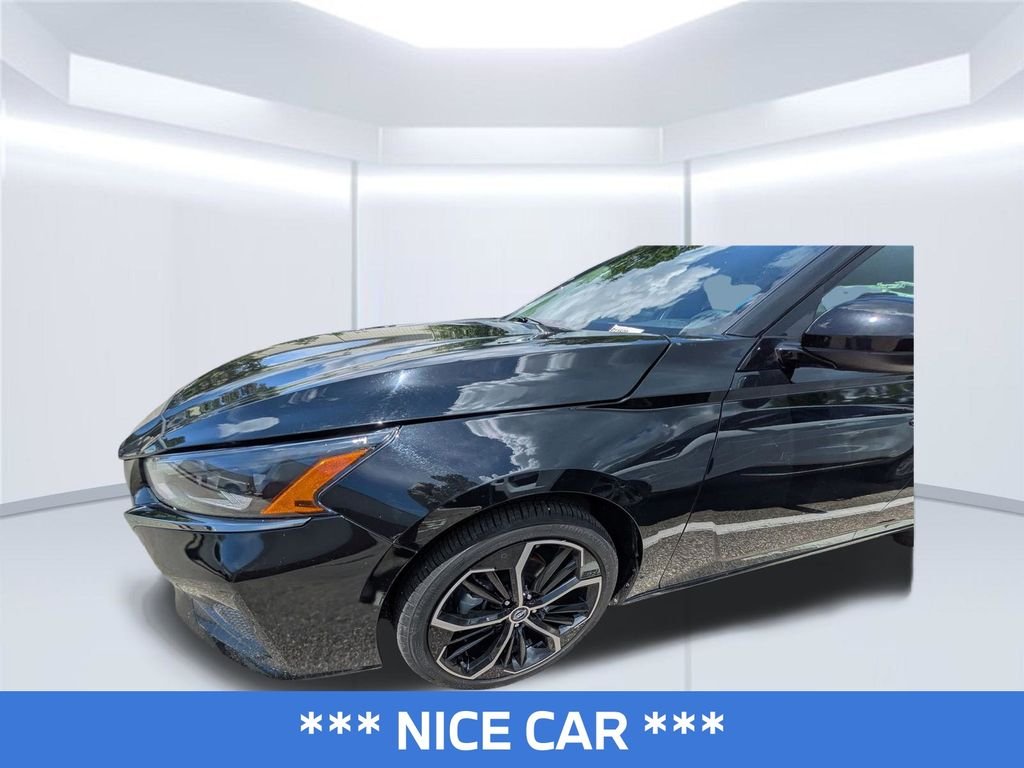 Used 2025 Black Nissan 2.5 SR image 3