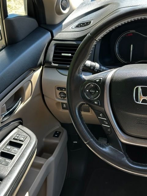 Used 2016 White Honda EX-L image 30