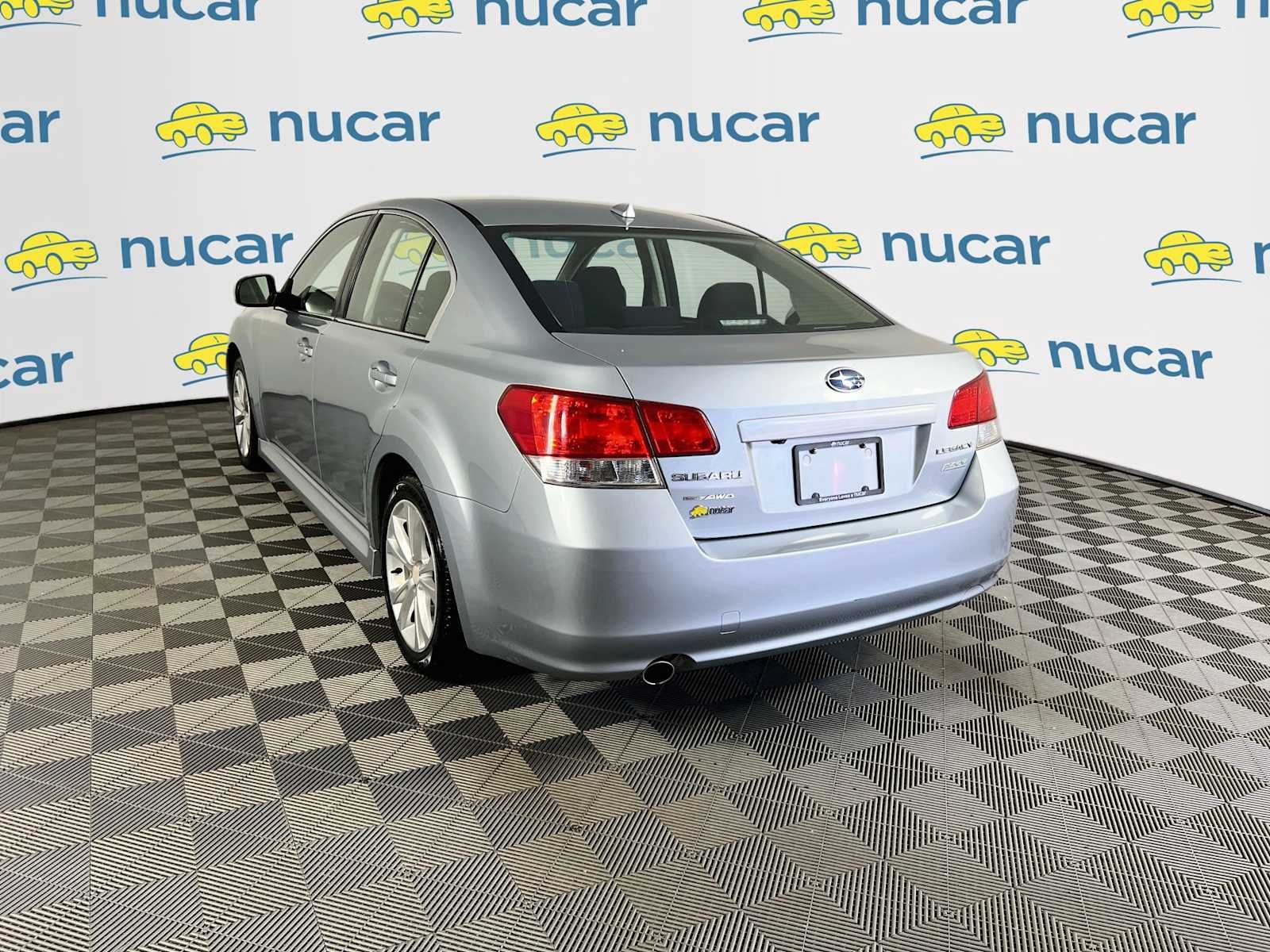 Used 2014 Ice Silver Metallic Subaru 2.5i Premium image 5