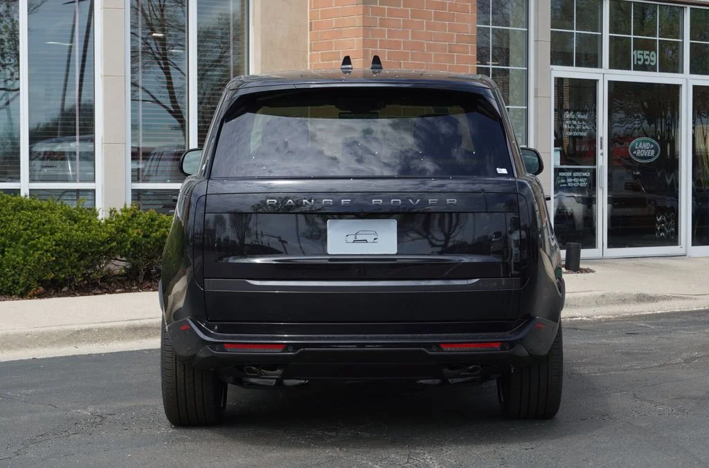 New 2026 Santorini Black Land Rover SE image 5
