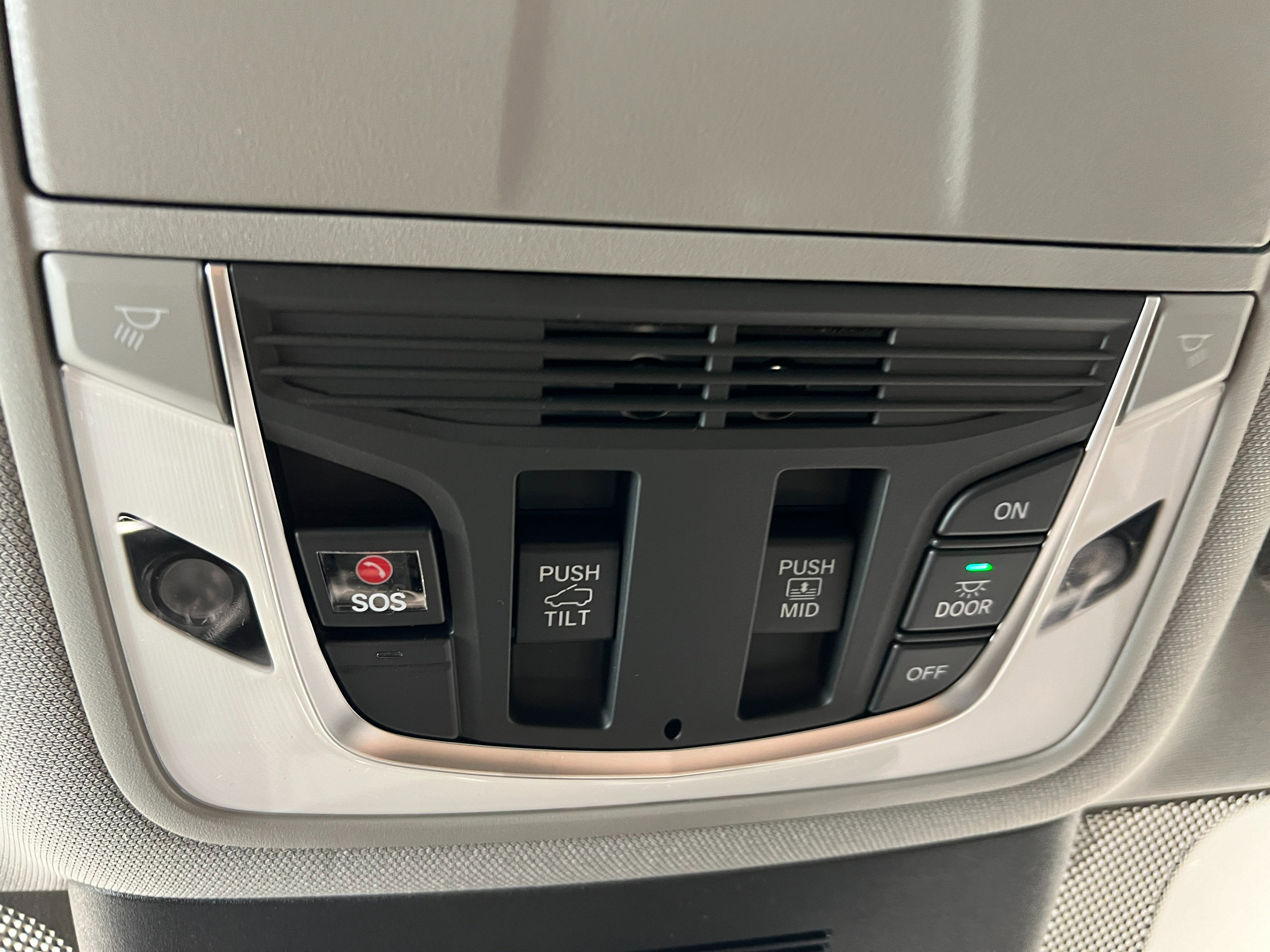 New 2026 Solar Silver Metallic Acura w/Advance Package image 18