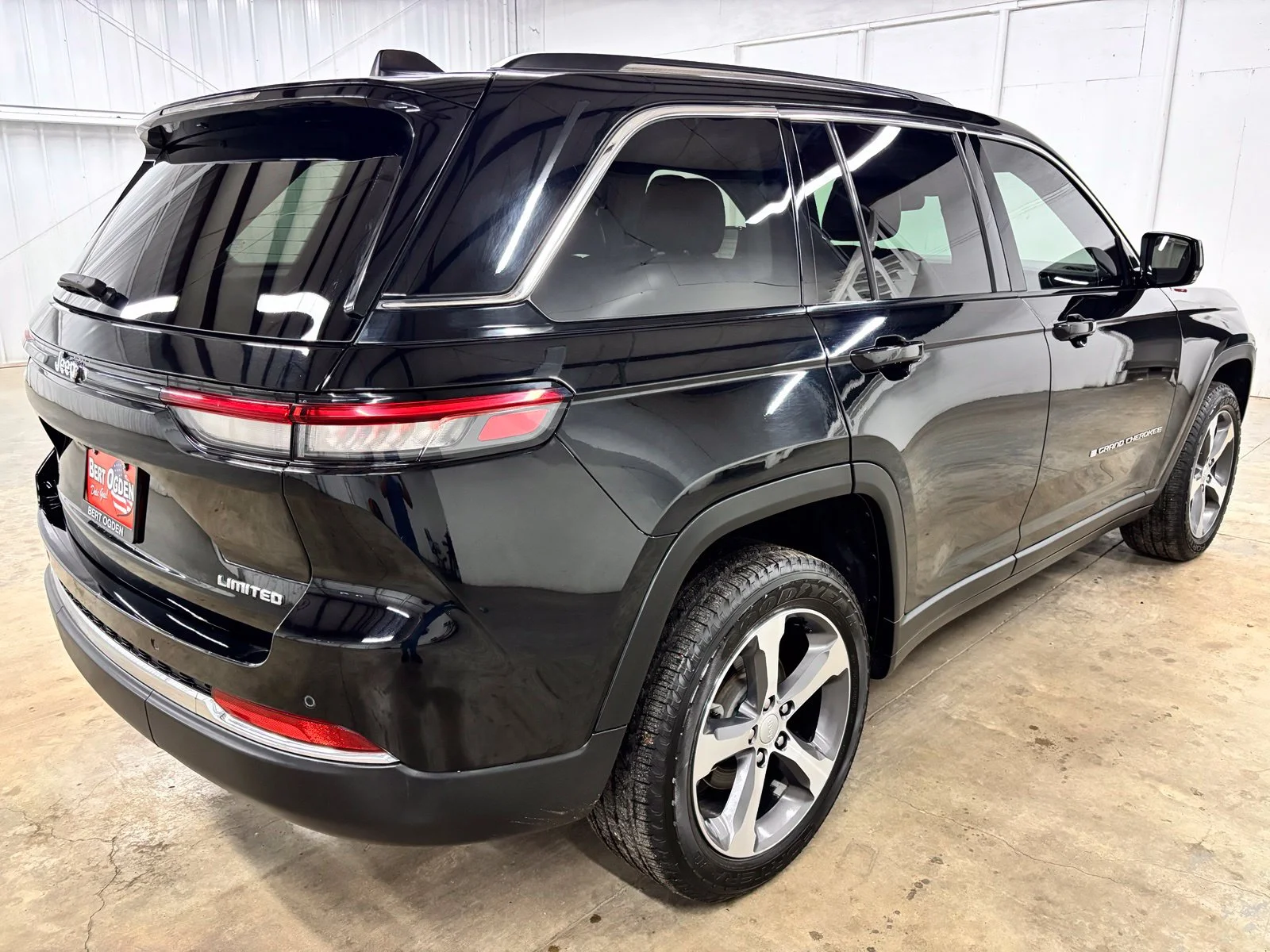 Used 2023 Black Jeep Limited image 6
