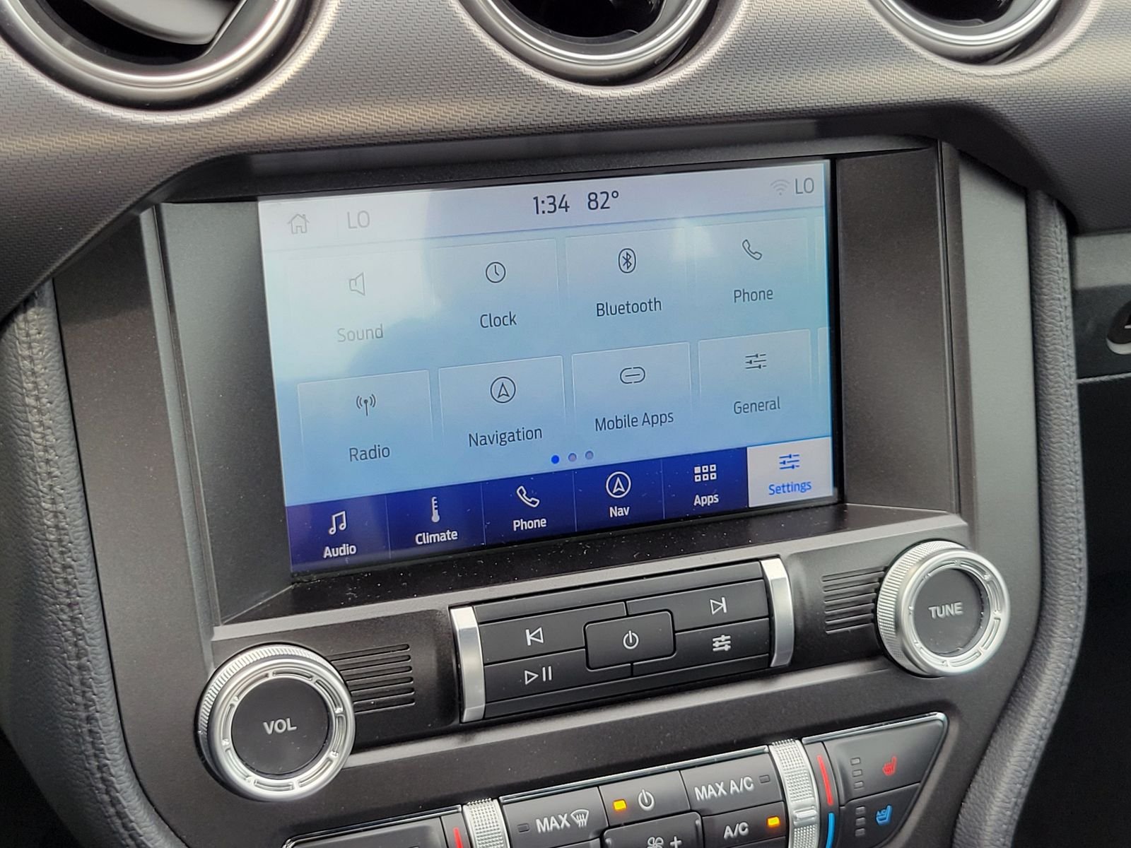Used 2022 White Ford EcoBoost Premium image 21