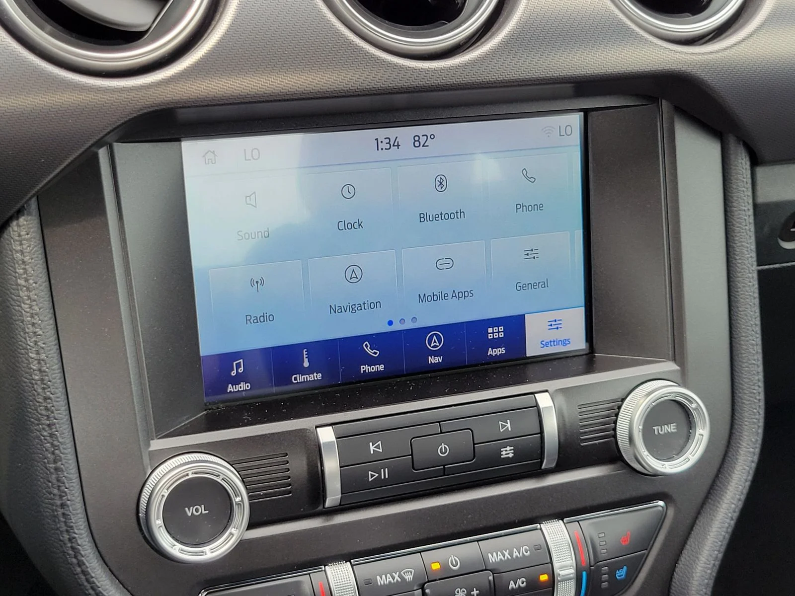 Used 2022 Oxford White Ford EcoBoost Premium image 21