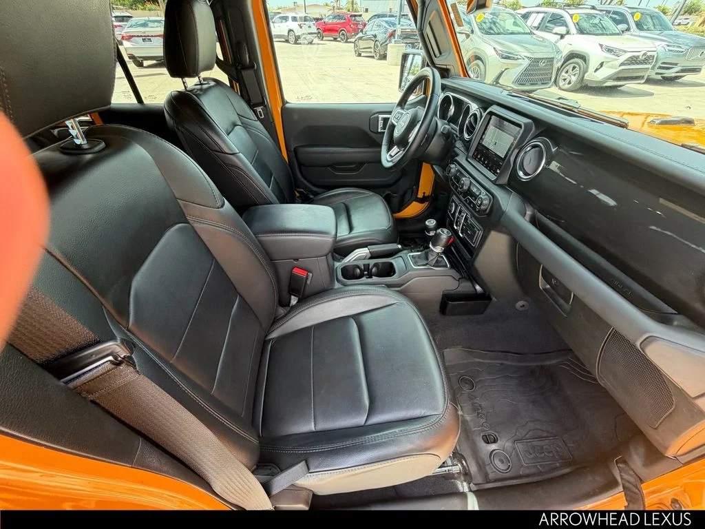 Used 2021  Jeep Unlimited Sahara Altitude image 12
