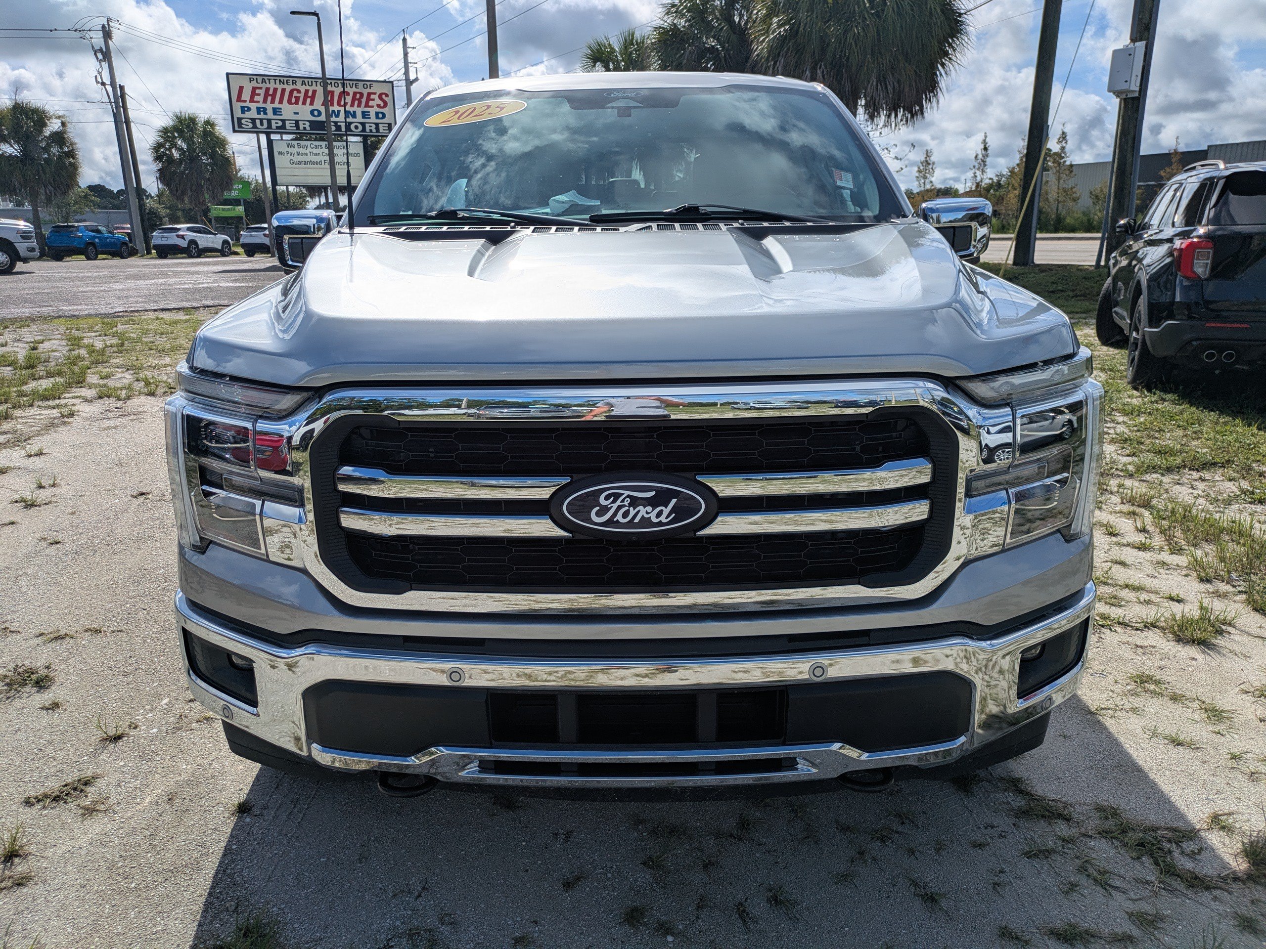 Used 2025 Silver Ford LARIAT image 9