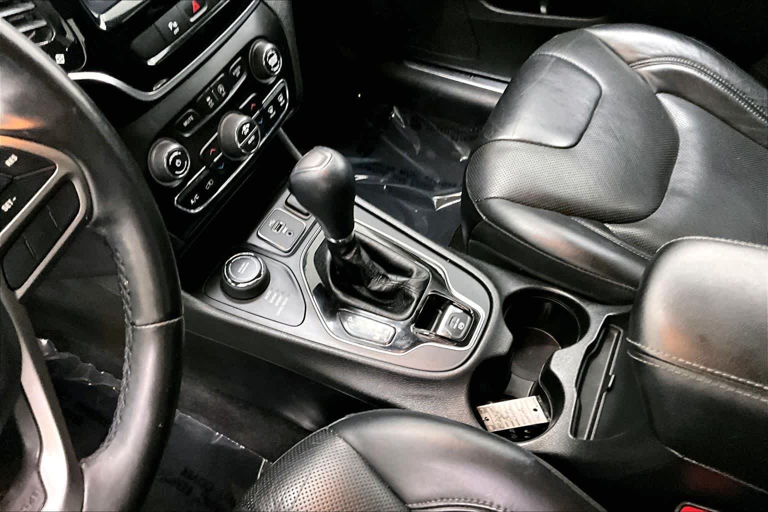 Used 2019 Bright White Clearcoat Jeep Limited image 17