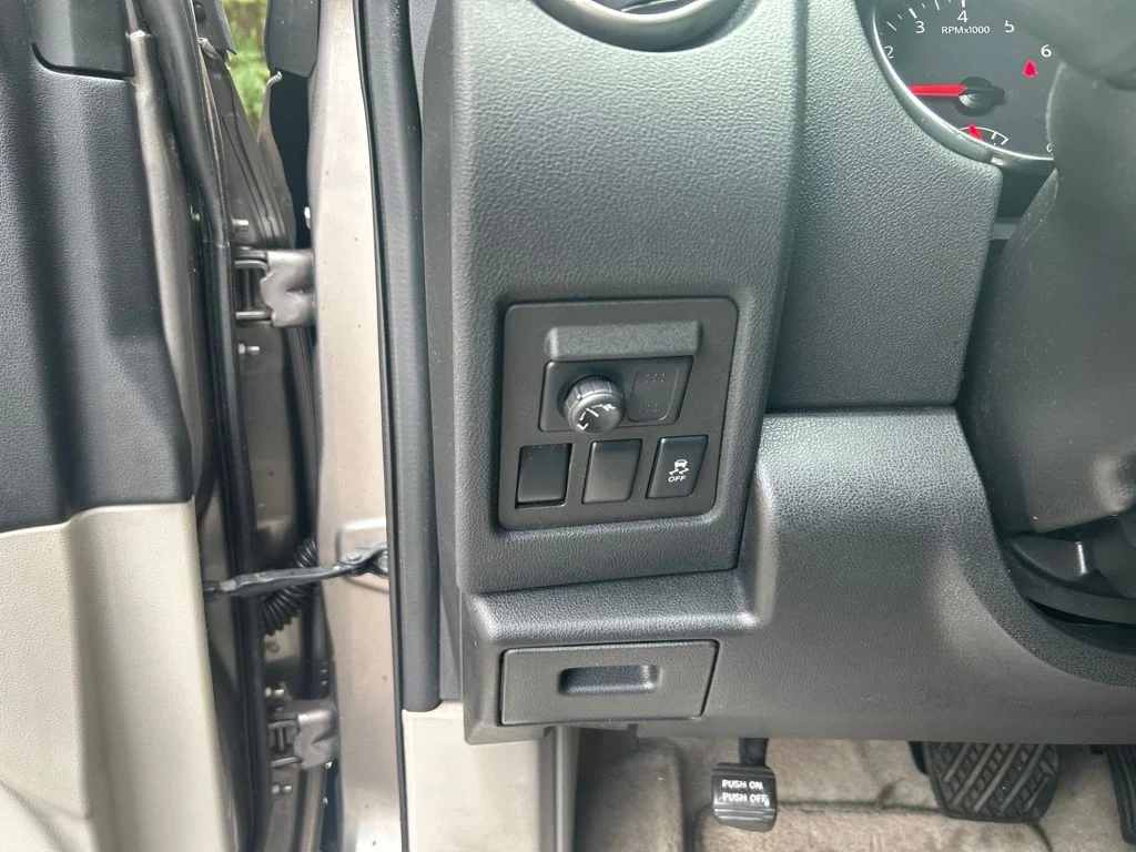 Used 2015 Gray Nissan S image 23