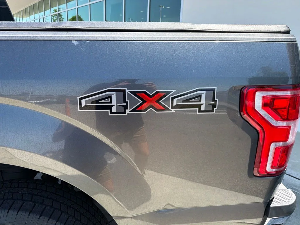Used 2018 Gray Ford XLT image 13