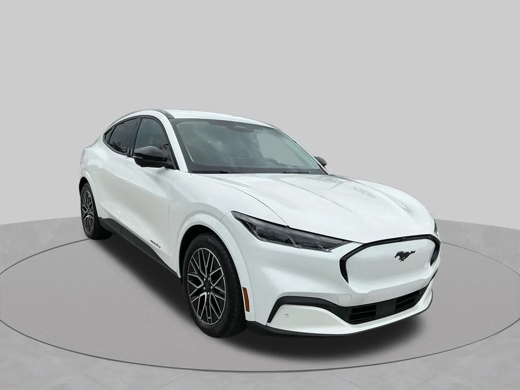 Used 2025 White Ford Premium image 23