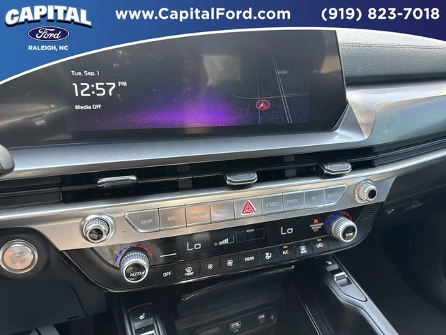 Used 2025 Black Kia S image 27