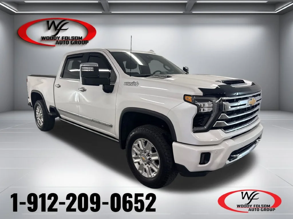 Used 2025 Beige Chevrolet High Country image 1