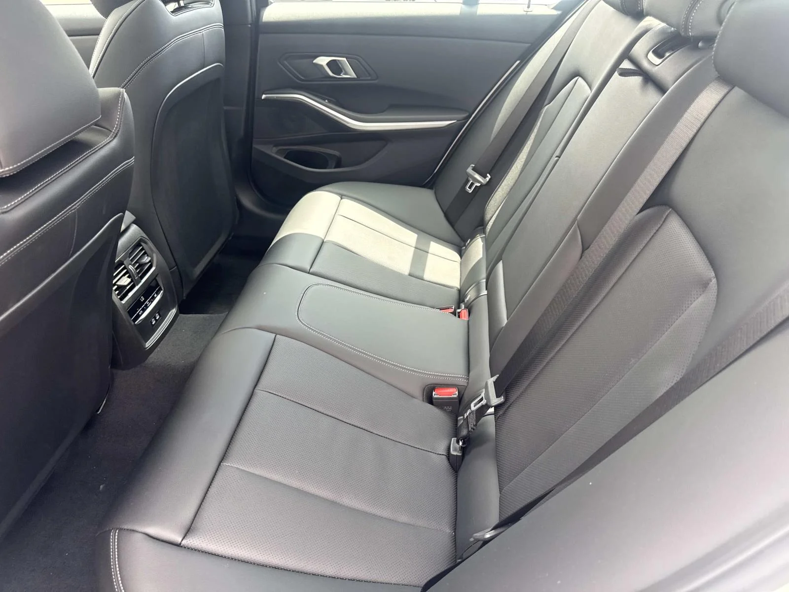 New 2026 Alpine White BMW 330i NA image 11
