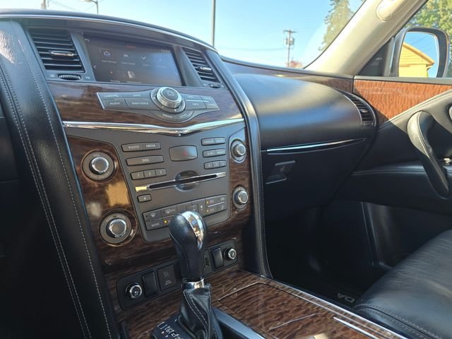 Used 2018 Almond Nissan Platinum image 40