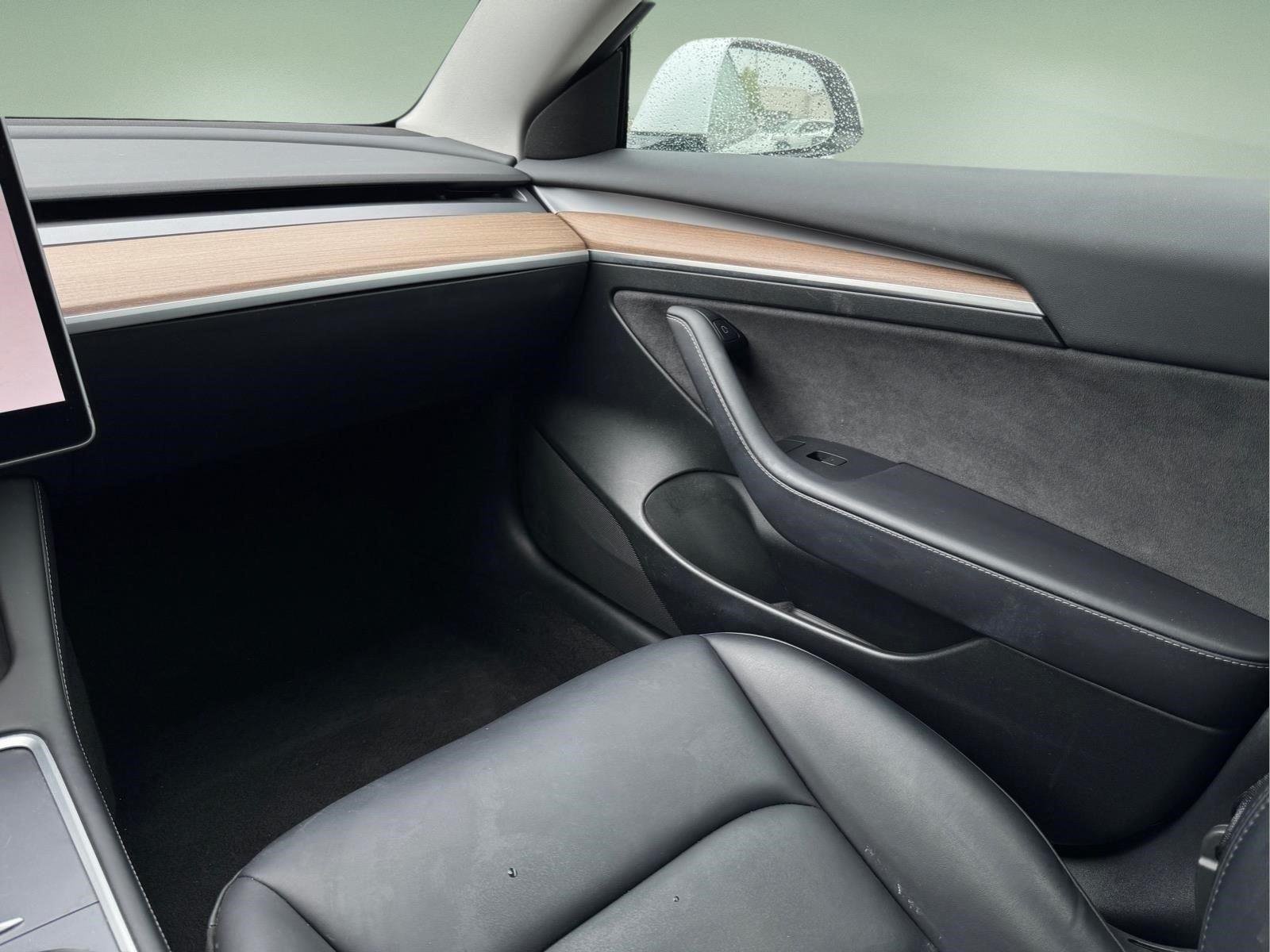 Used 2023  Tesla  image 12