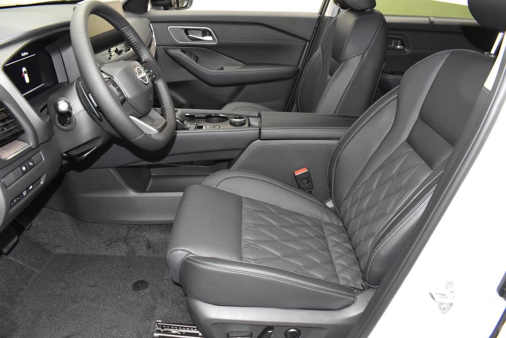 New 2026 Everest White Pearl TriCoat / Super Black Two-tone Nissan Platinum image 13