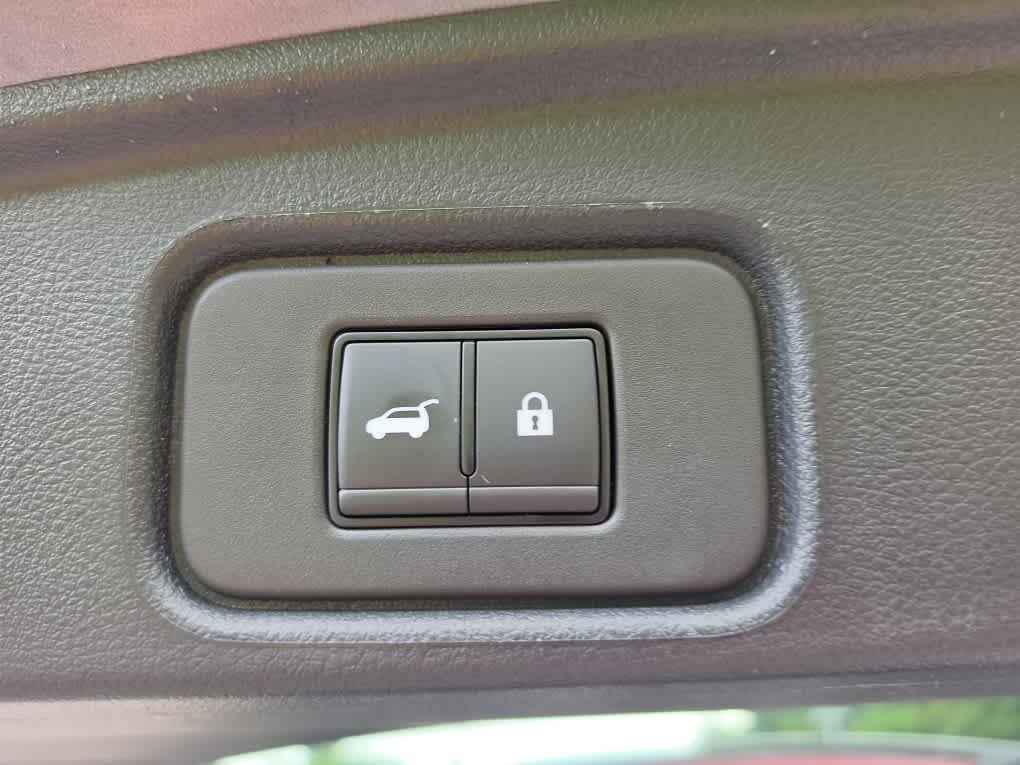 Used 2025 Gun Metallic Nissan SL image 17