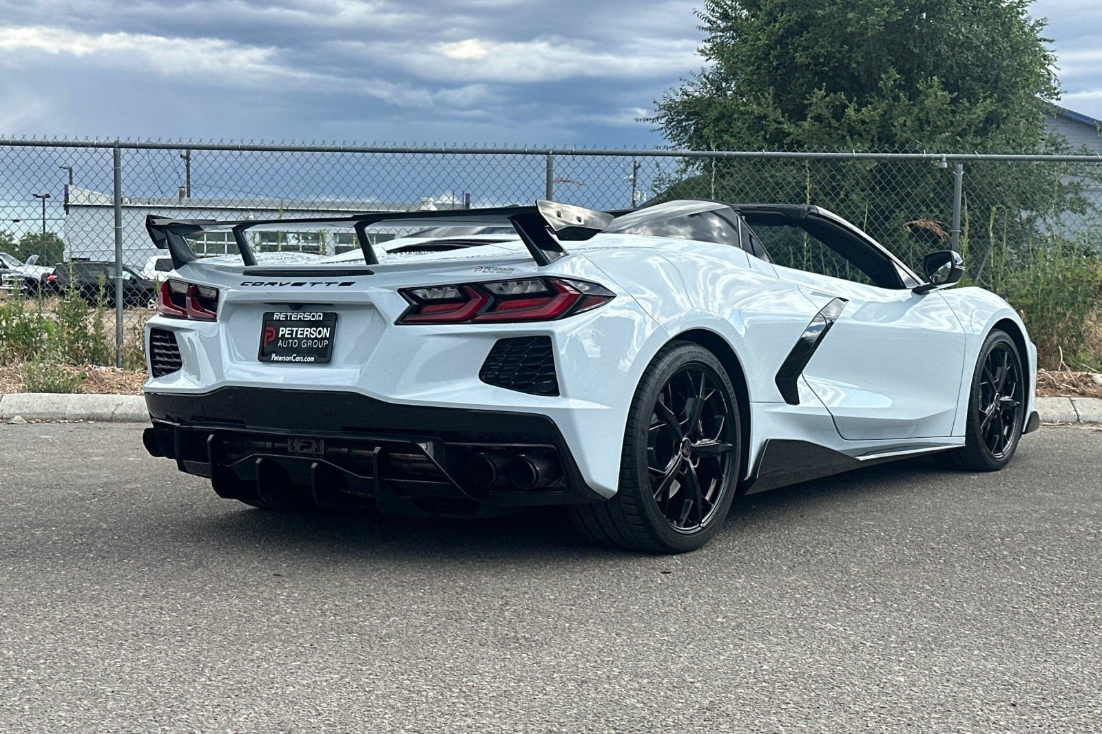 Used 2022 White Chevrolet Stingray image 4