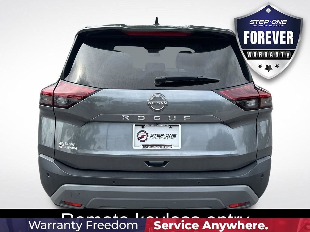 Used 2023 Gray Nissan S image 6