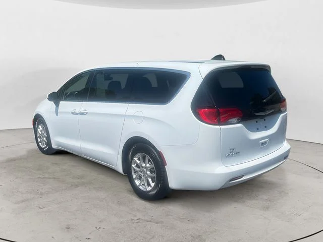 Used 2023 White Chrysler LX image 3