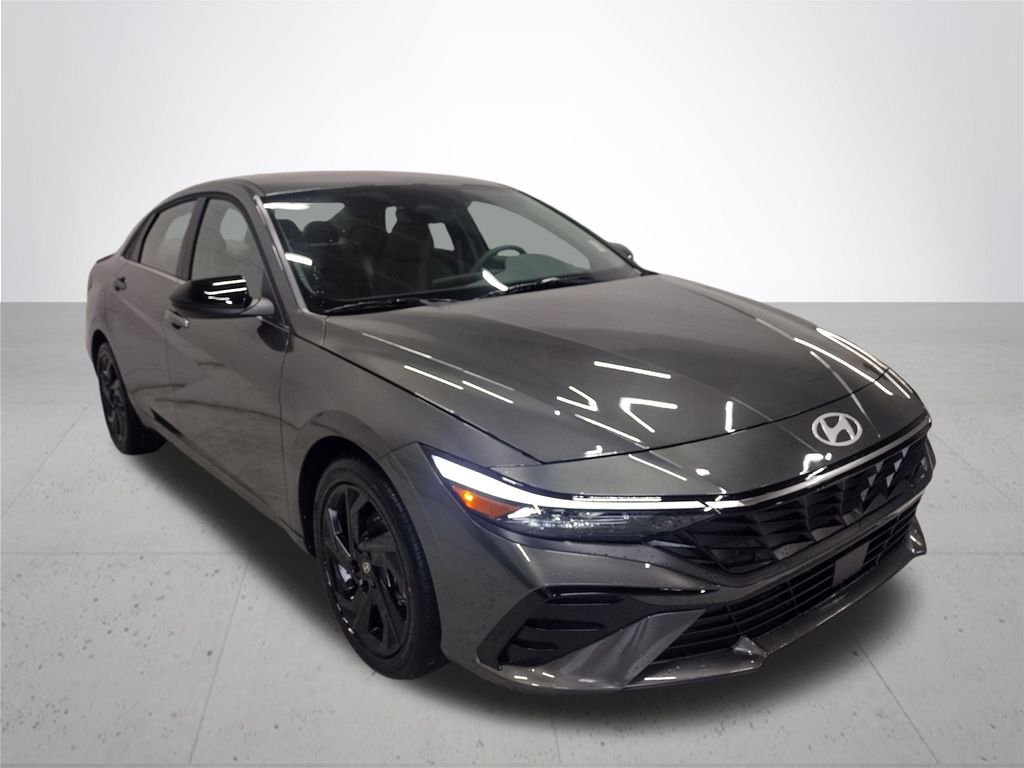 Used 2026 Gray Hyundai SEL Sport image 4