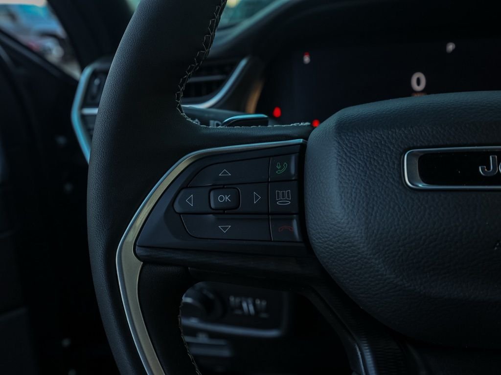 New 2026 Baltic Gray Metallic Clear-Coat Exterior Paint Jeep Laredo image 25