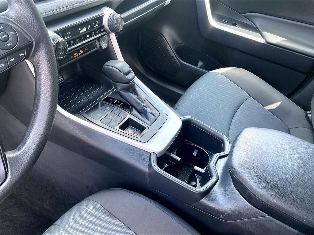 Used 2025 White Toyota XLE image 20