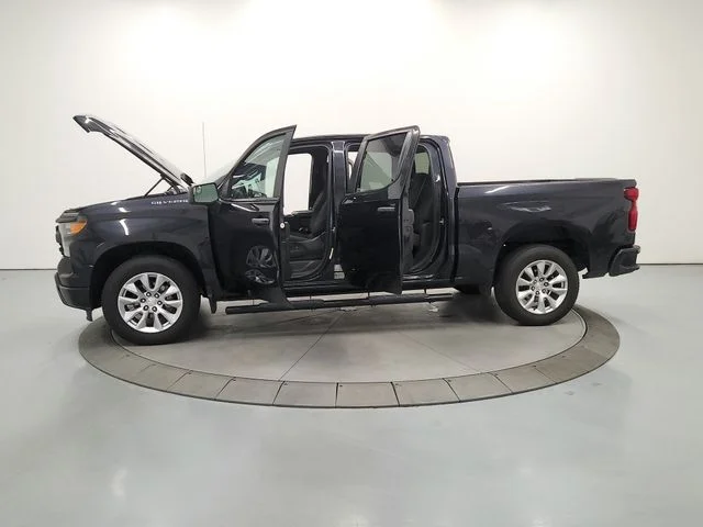 Used 2022 Gray Chevrolet Custom image 13