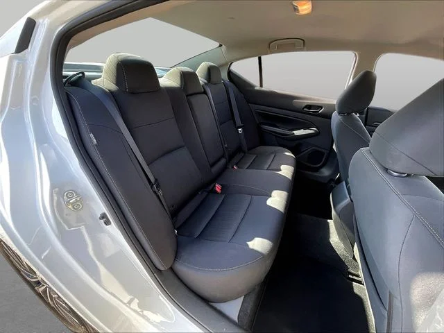 Used 2025 White Nissan 2.5 SV image 25