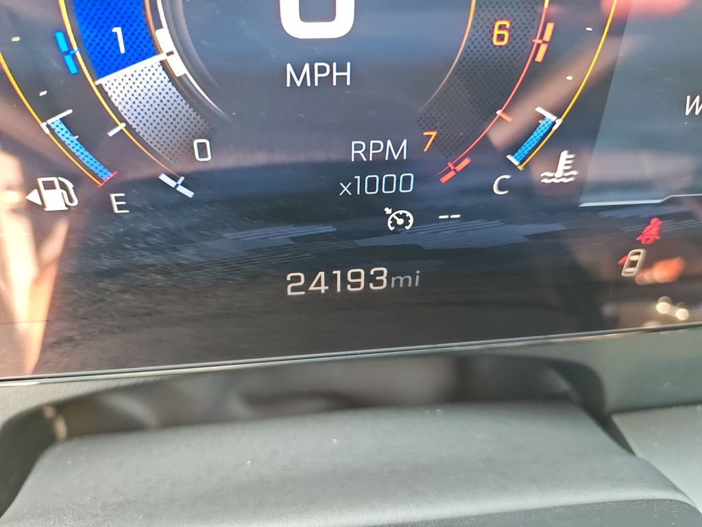 Used 2025 White Chevrolet LT image 19