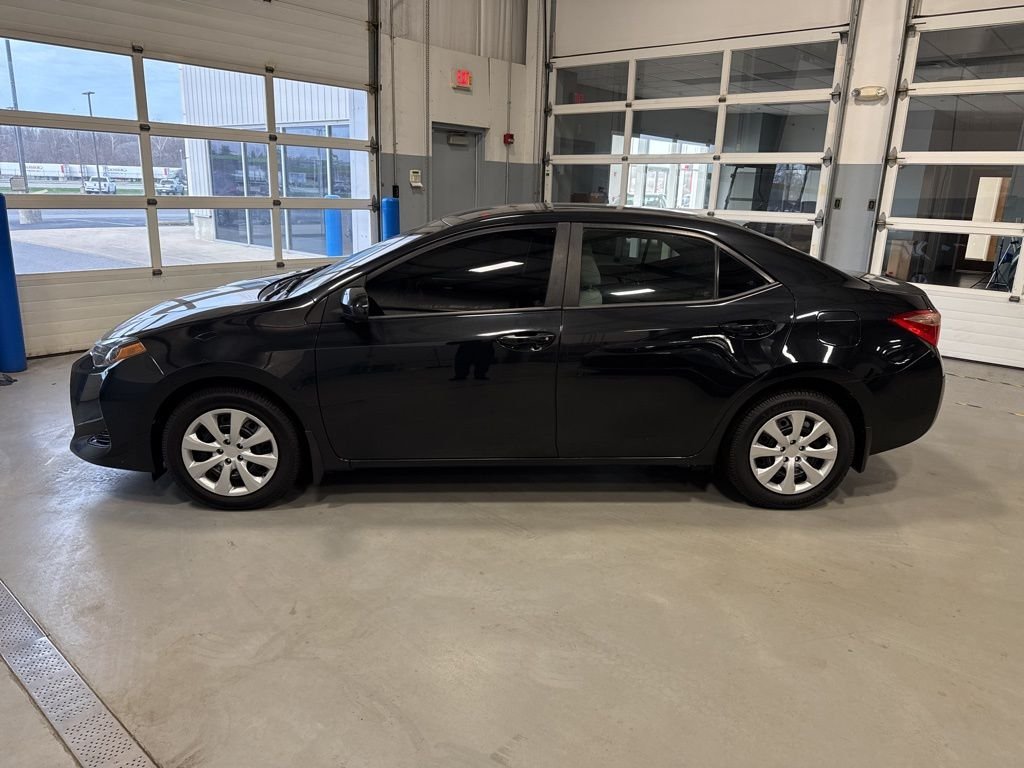 Used 2019 Toyota Corolla LE with VIN 2T1BURHEXKC125517 for sale in Taylorsville, IN