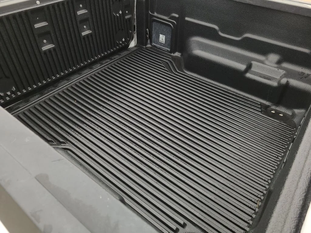 Used 2022 White Ford XL image 8