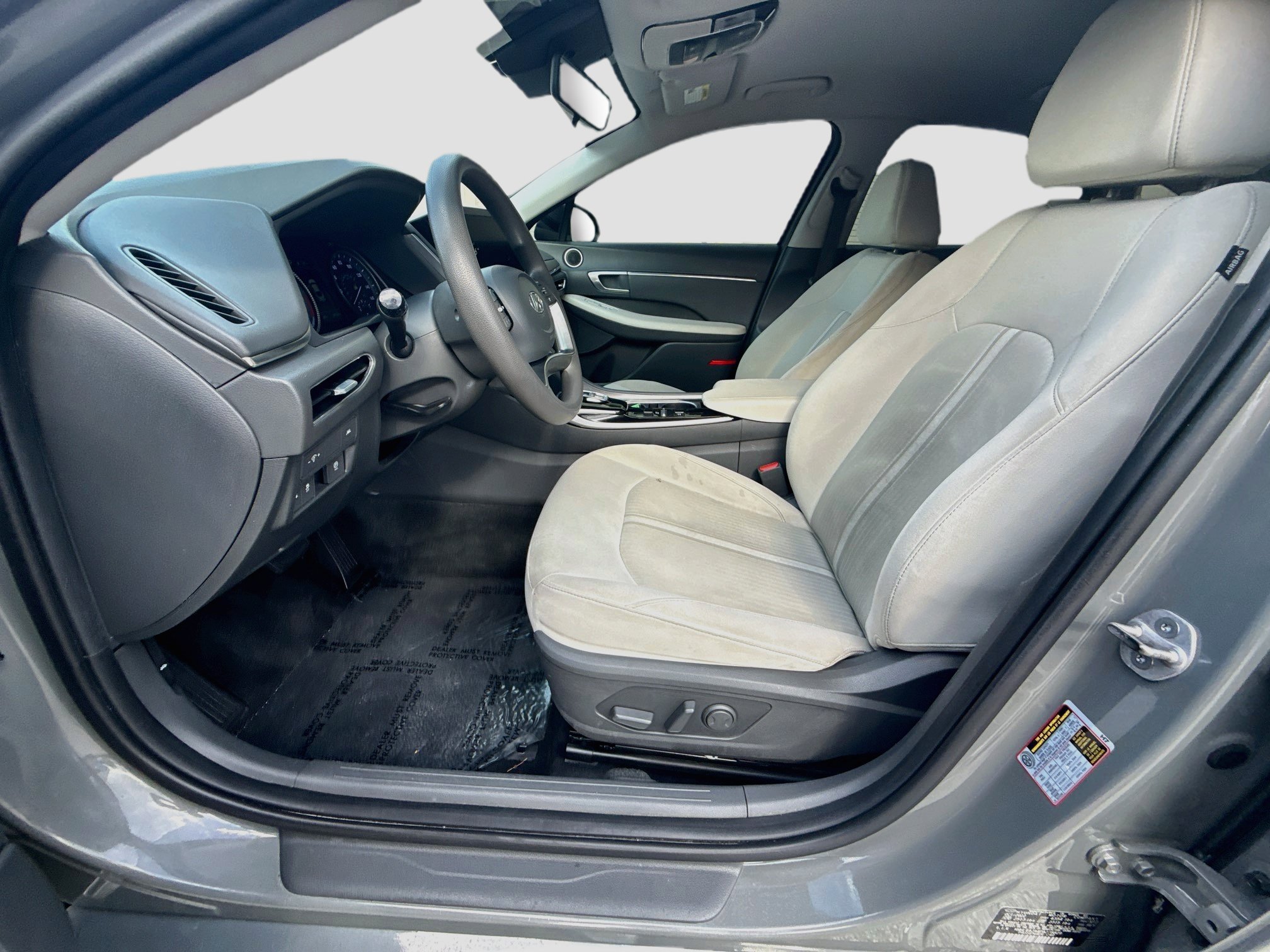 Used 2023 Hampton Gray Hyundai SEL image 17