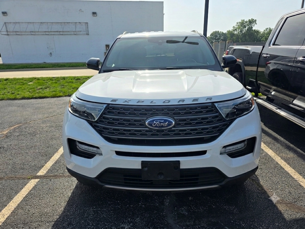 2022 Ford Explorer XLT RWD's photo