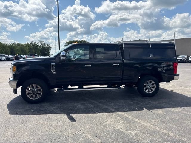 Used 2017 Shadow Black Ford XLT image 4