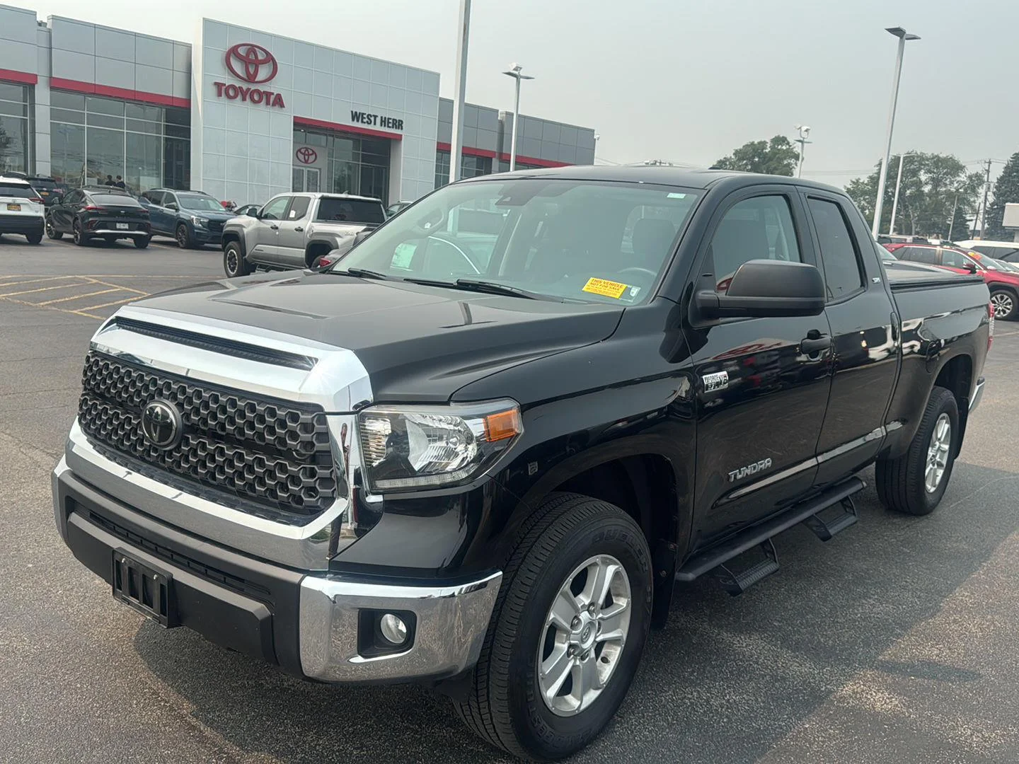 Used 2020 Midnight Black Metallic Toyota SR5 image 3