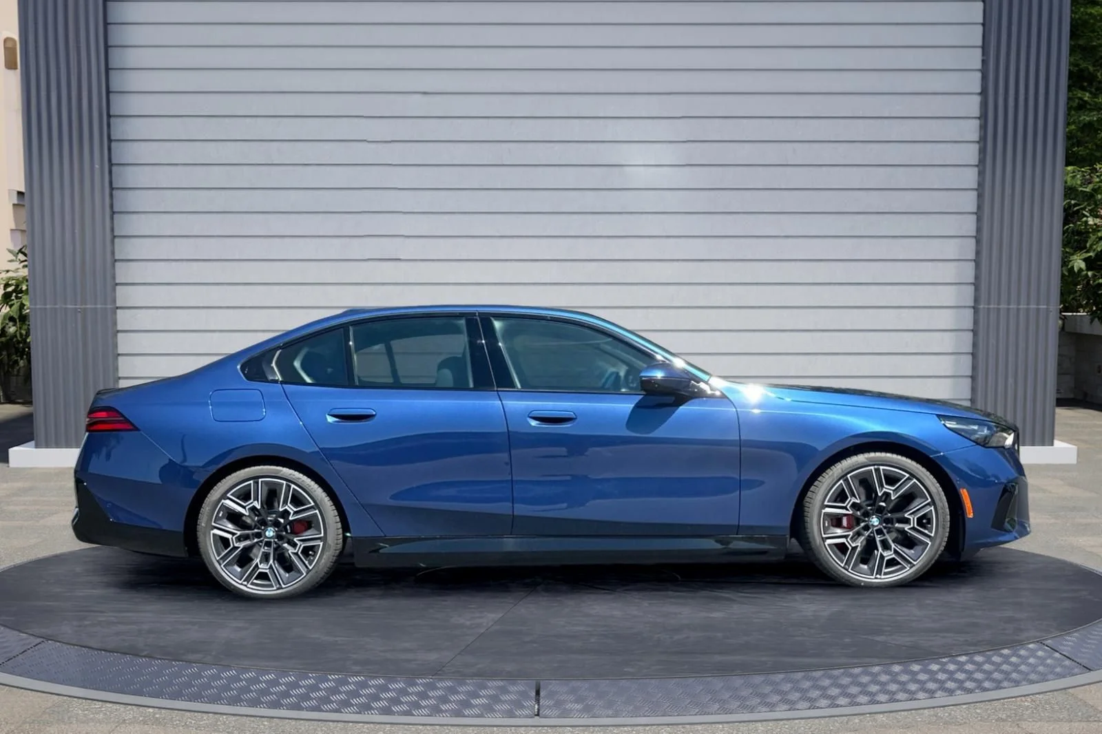 New 2027 Blue BMW eDrive40 image 3
