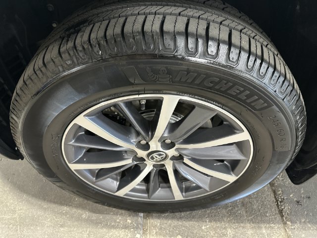 Used 2017 White Toyota XLE image 23