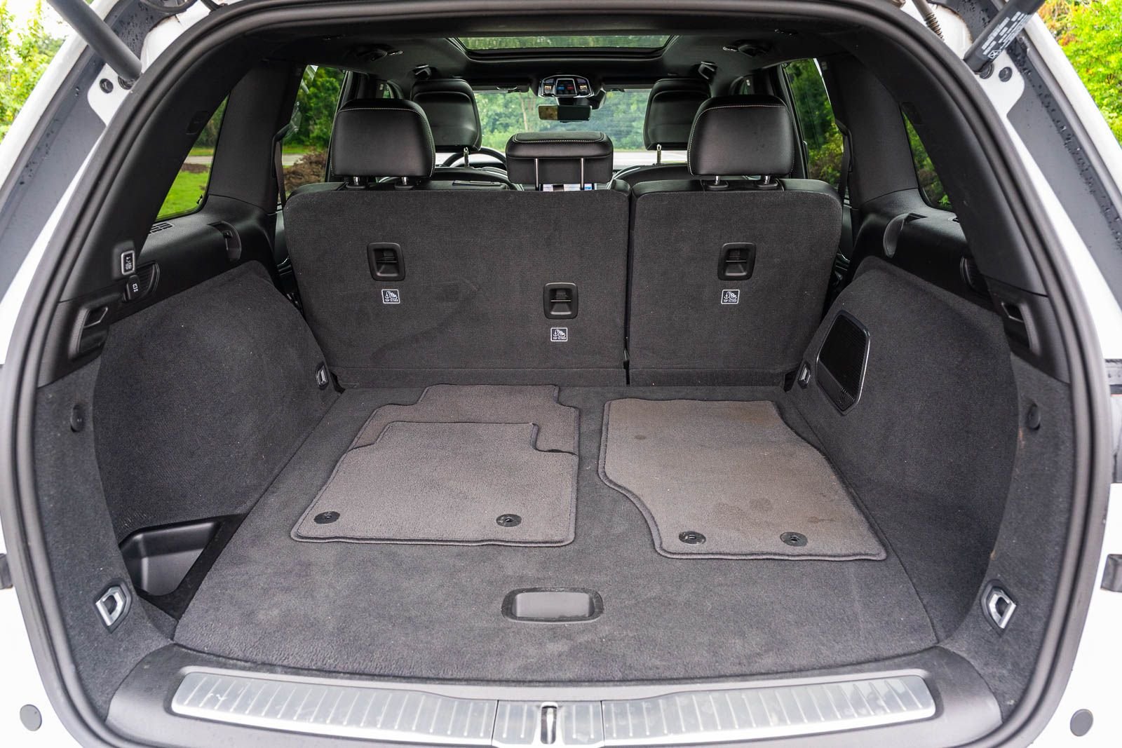 Used 2022 White Jeep Overland image 20