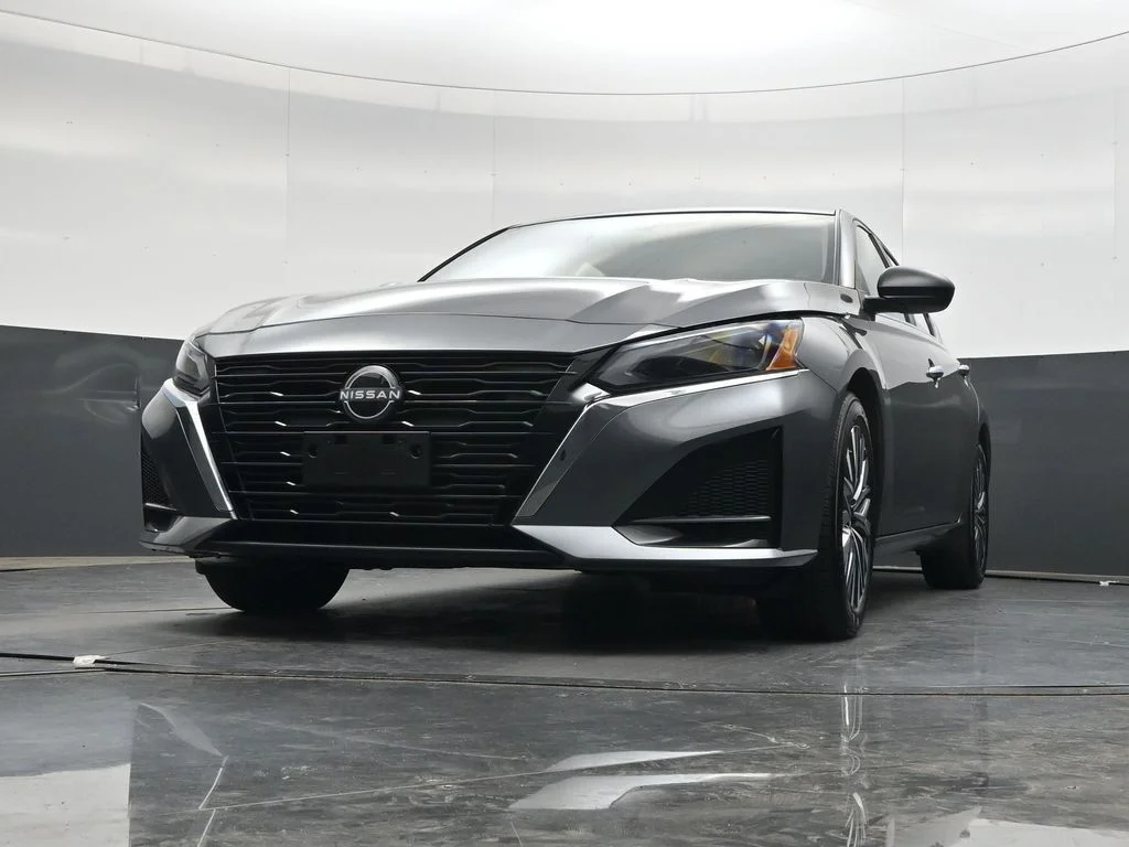Used 2025 Gray Nissan 2.5 SV image 40