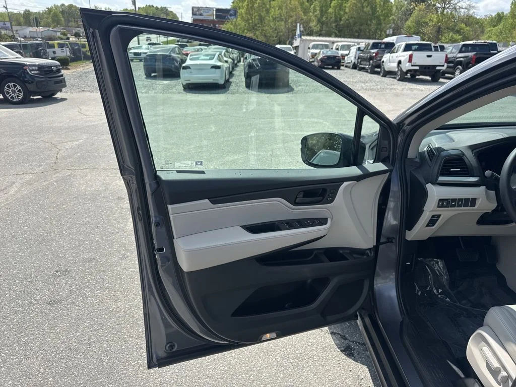 Used 2025 Gray Honda EX-L image 24