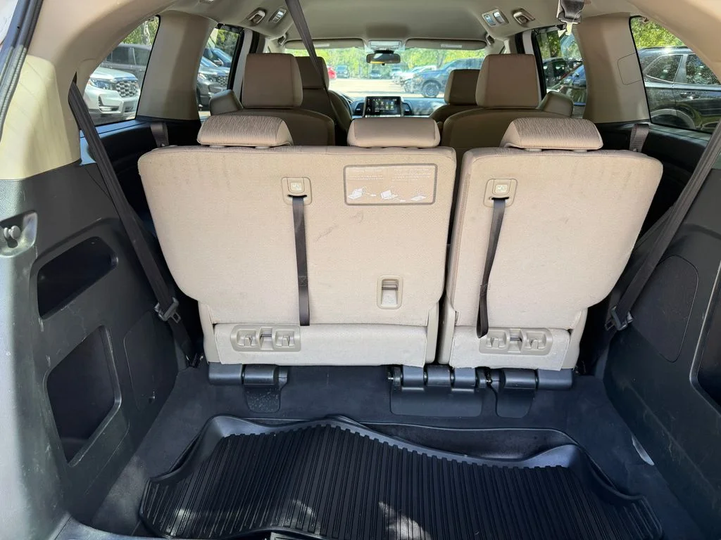 Used 2023 Platinum White Pearl Honda EX image 6