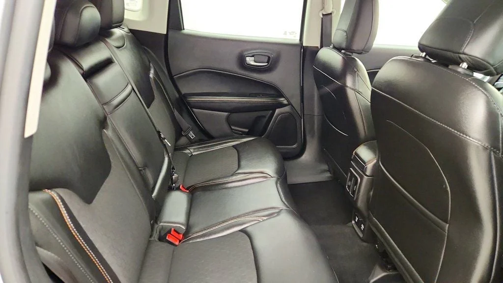 Used 2018 Billet Silver Metallic Clearcoat Jeep Latitude 4x4 image 22