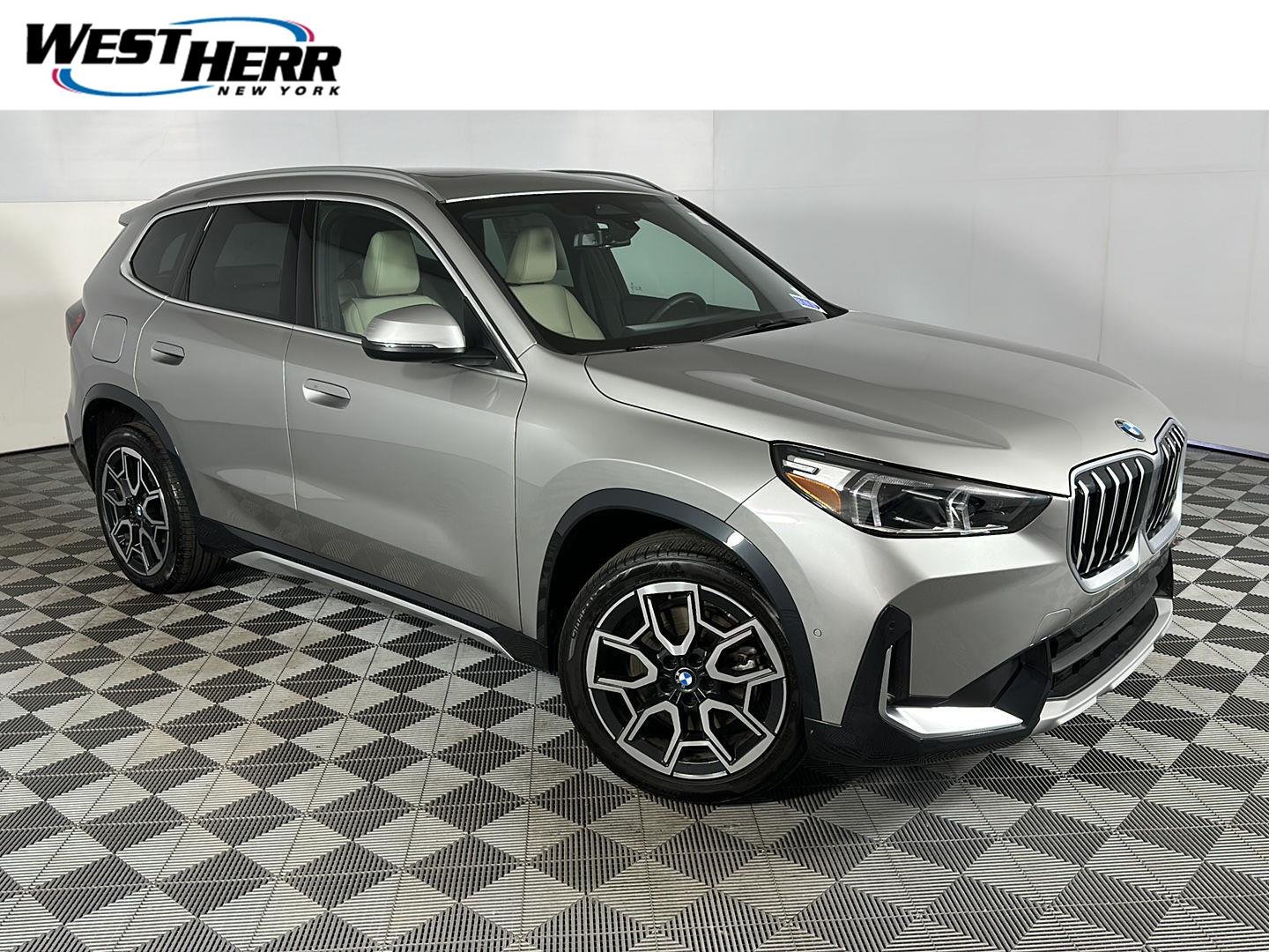 2025 BMW X1 xDrive28i's photo