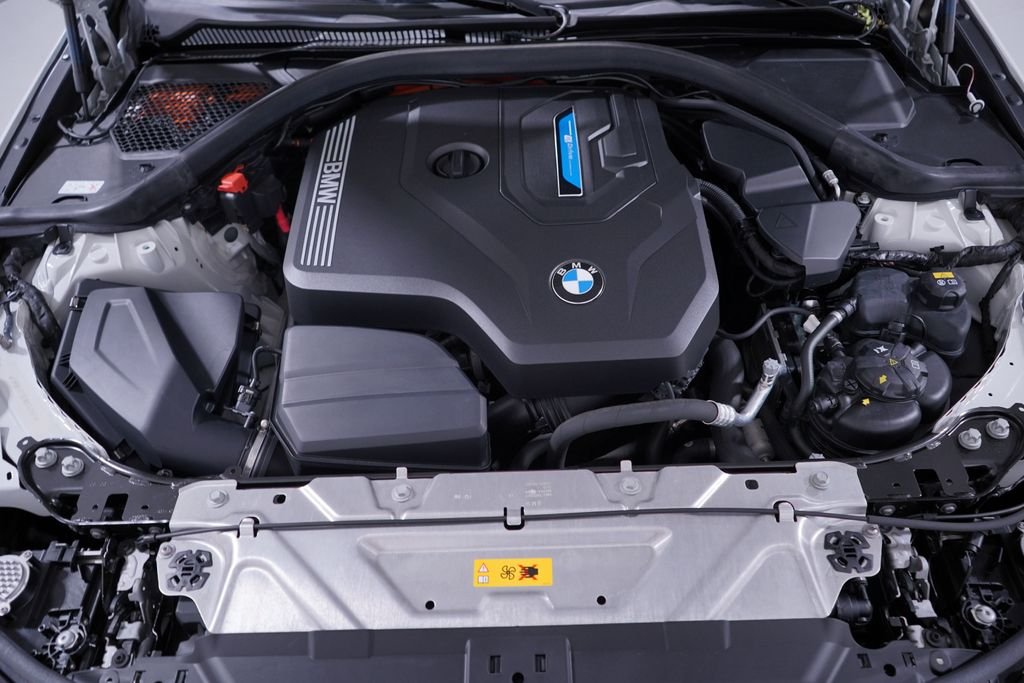 Used 2022 Alpine White BMW 330e iPerformance image 21