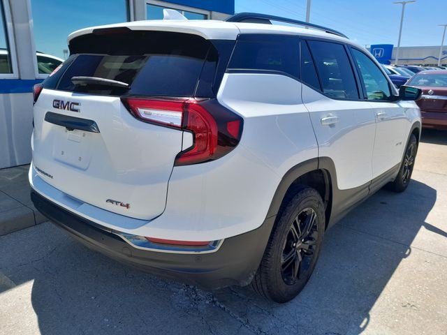 Used 2024 White GMC AT4 image 8