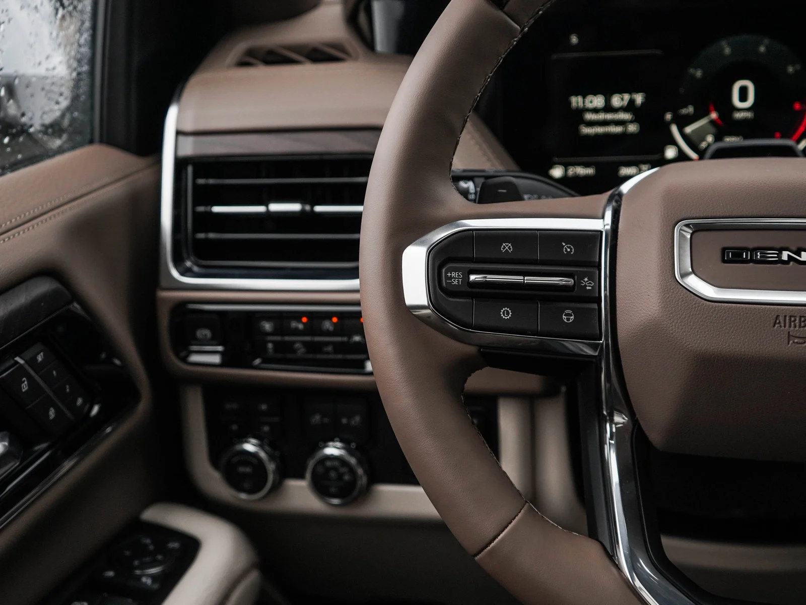 2026 GMC Yukon Denali - Photo 23